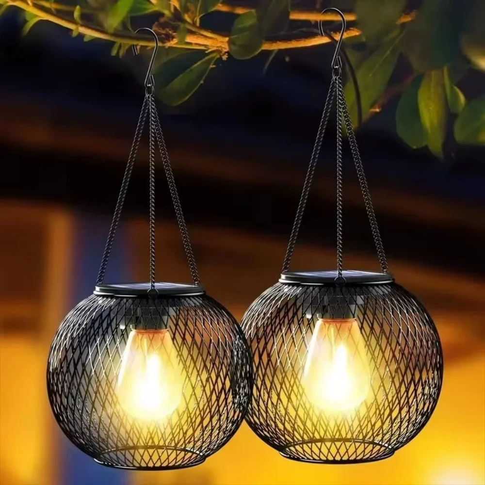Outdoor Lighting Traditional - Lámpara Solar Esférica de Hierro Forjado