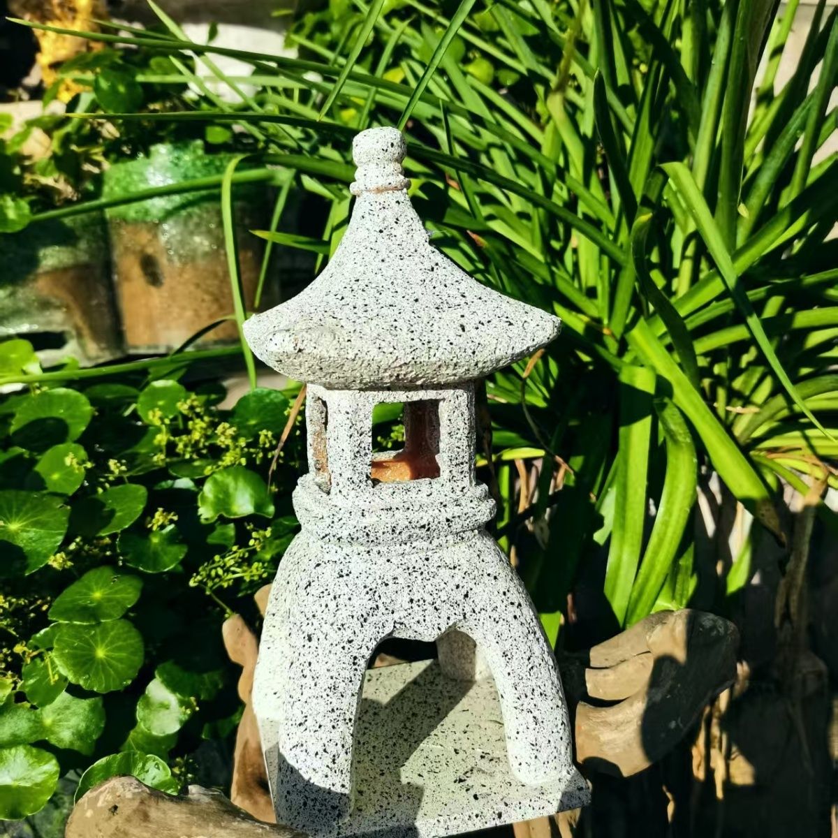 Lámpara Solar Decorativa de Ja - Outdoor Zen Lighting reseña y precio